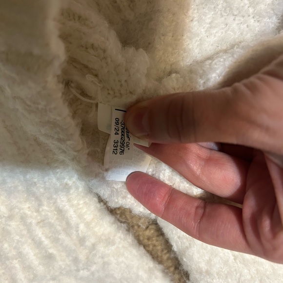 Aerie Women’s Soft Chenille V-Neck Sweater White Textured Knit Size M Oversized - Picture 8 of 11